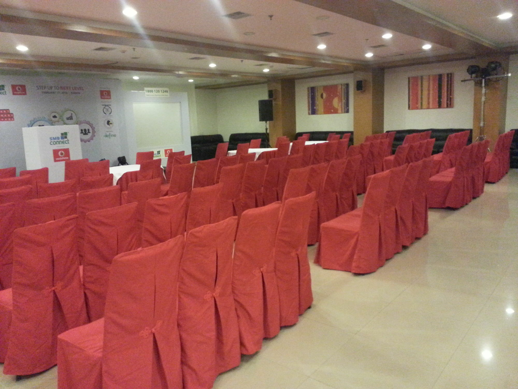 Hi 5 Hotel&Experience Nashik Buitenkant foto