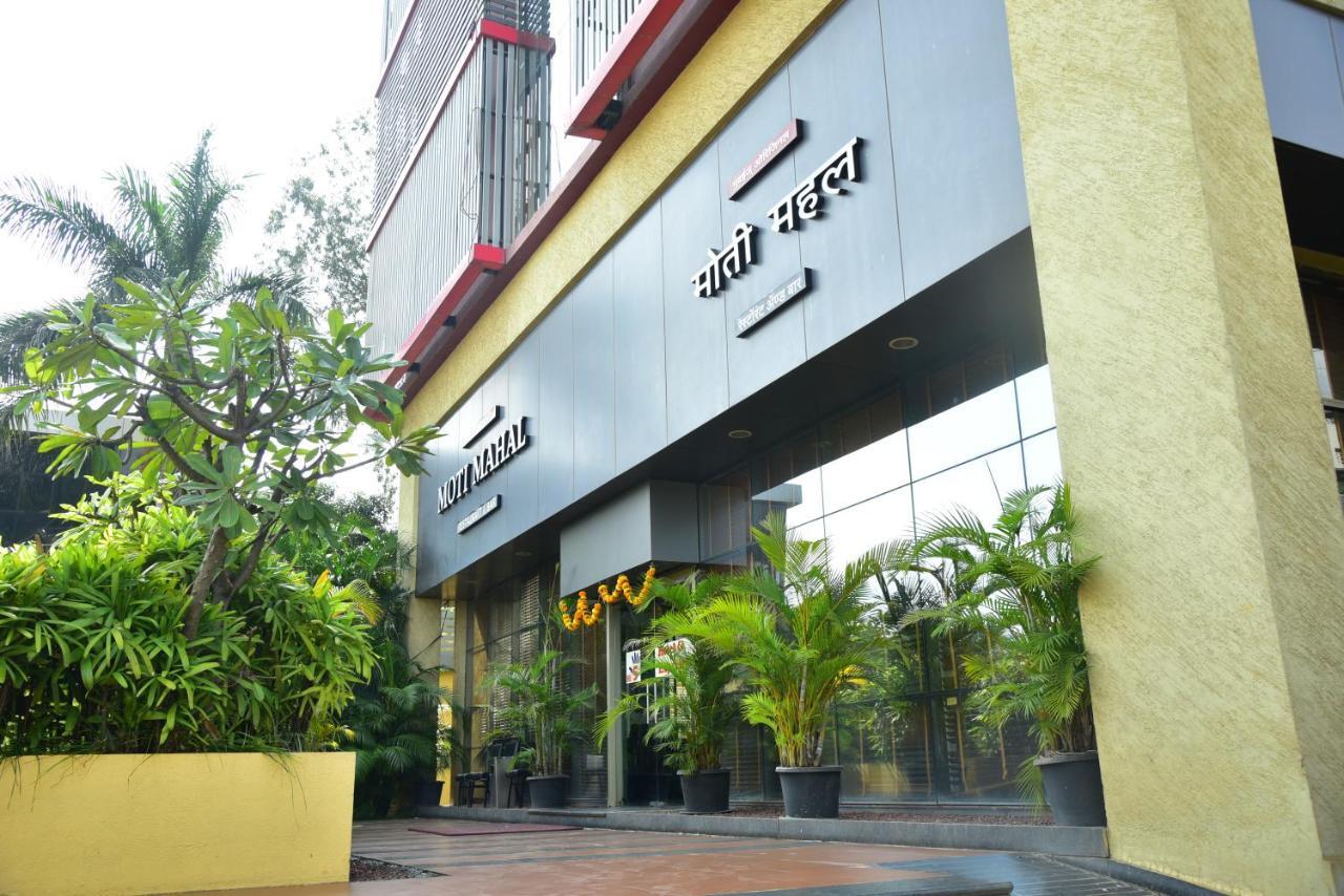 Hi 5 Hotel&Experience Nashik Buitenkant foto