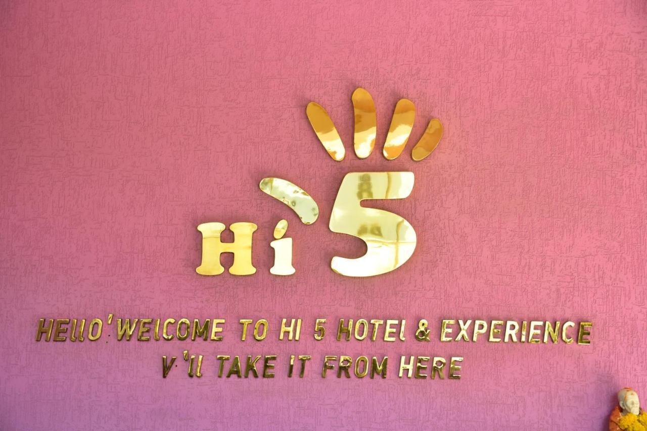 Hi 5 Hotel&Experience Nashik Buitenkant foto